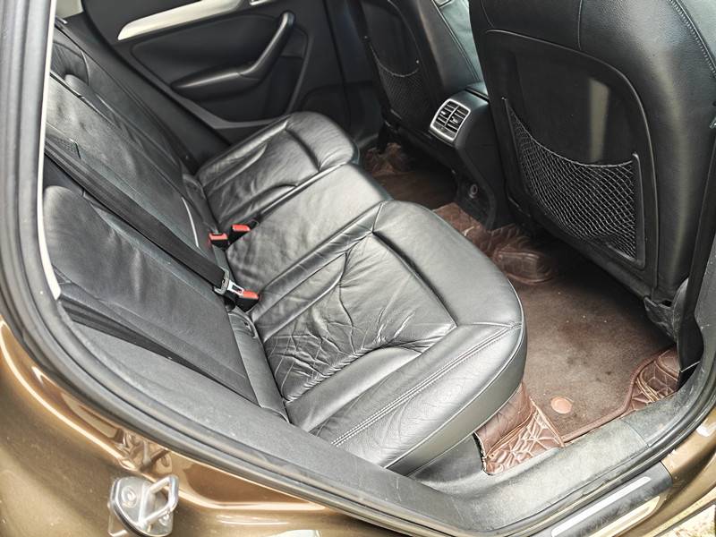 Audi Q3 2014 car image #11