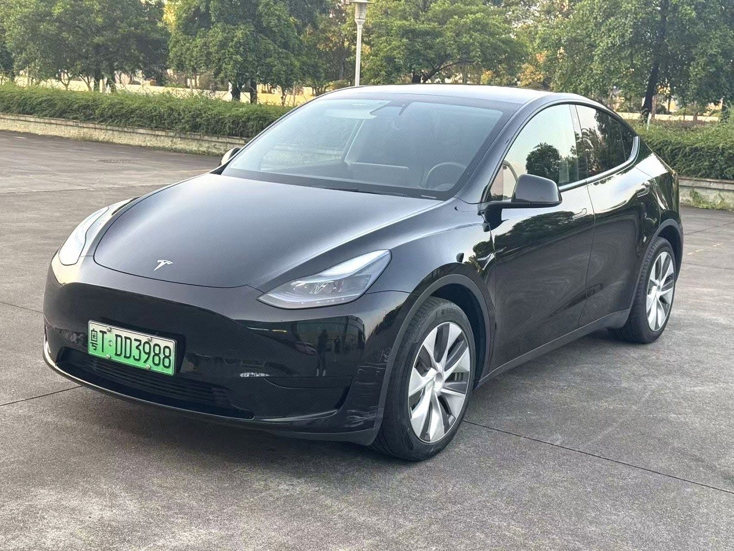 Tesla Model Y 2023 car image 