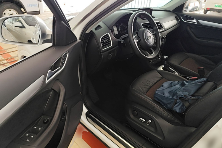 Audi Q3 2018 #16 Audi Q3 2018 car image #16
