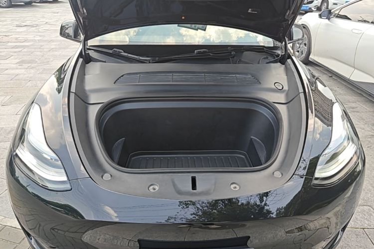 Tesla Model Y 2024 immagine di auto #20