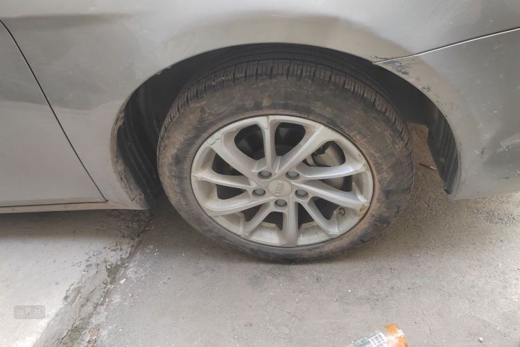 GEELY Emgrand 2021 car image #9