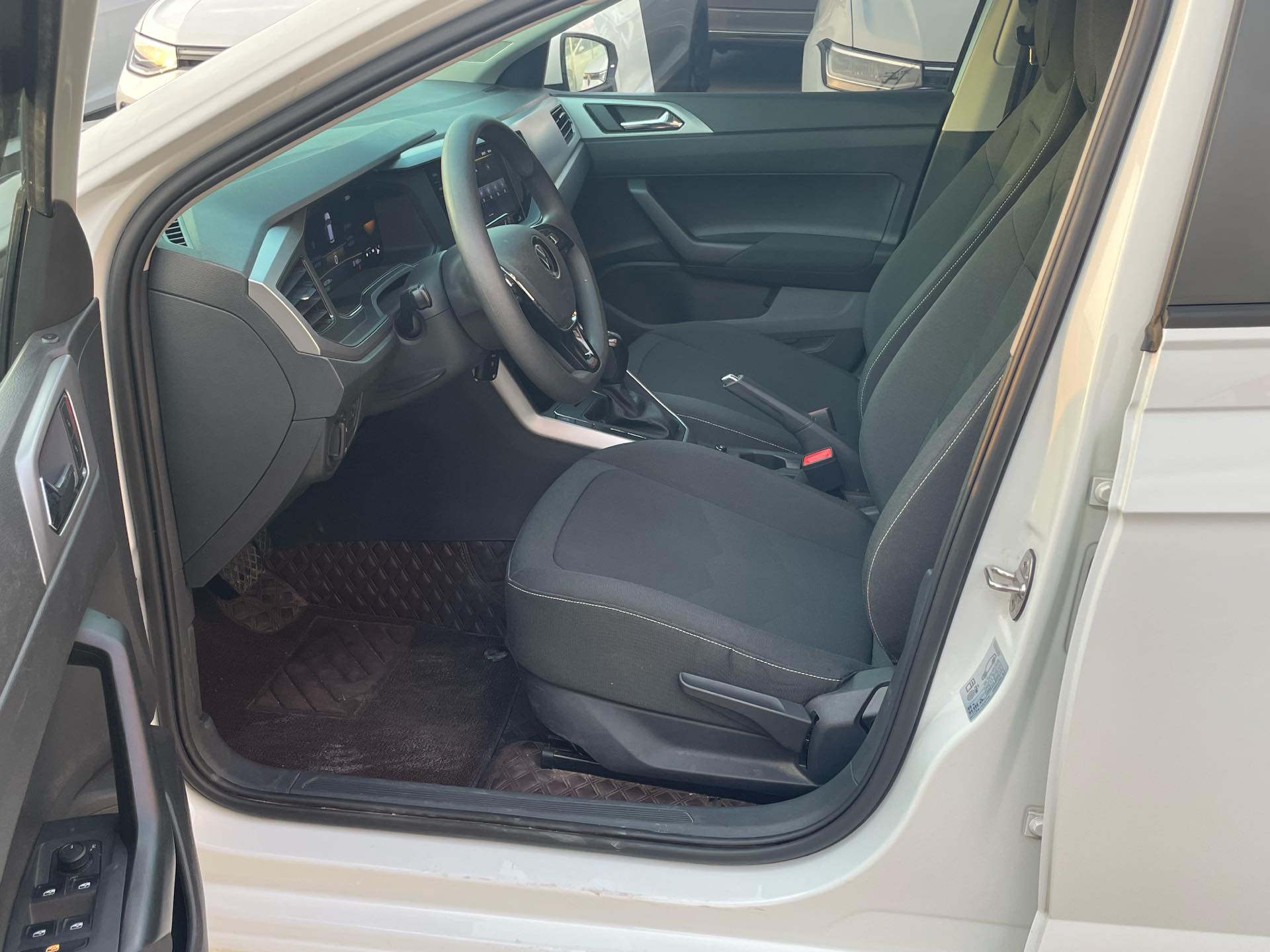 Volkswagen Polo 2023 изображение автомобиля #5