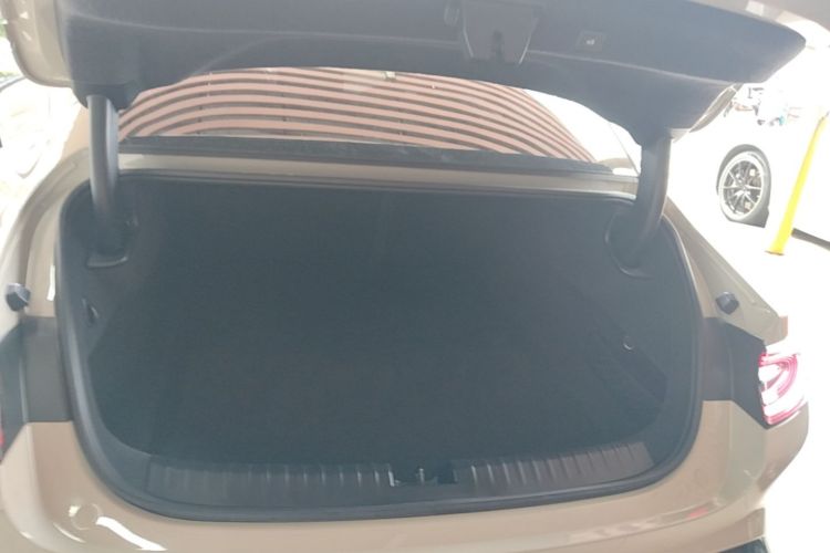 MI SU7 2025 car image #21