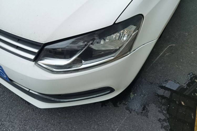 Volkswagen Polo 2015 car image #23
