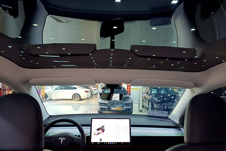 Tesla Model Y 2024 immagine di auto #20