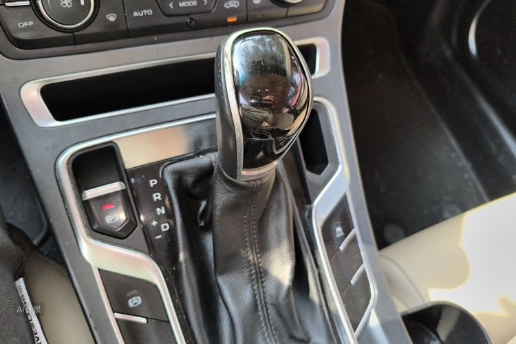 GEELY Emgrand 2018 #16 GEELY Emgrand 2018 صورة سيارة #16