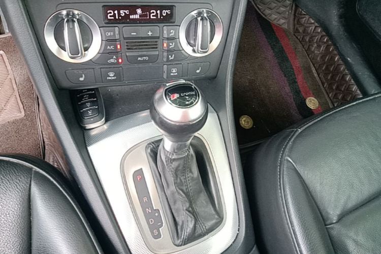 Audi Q3 2015 immagine di auto #14