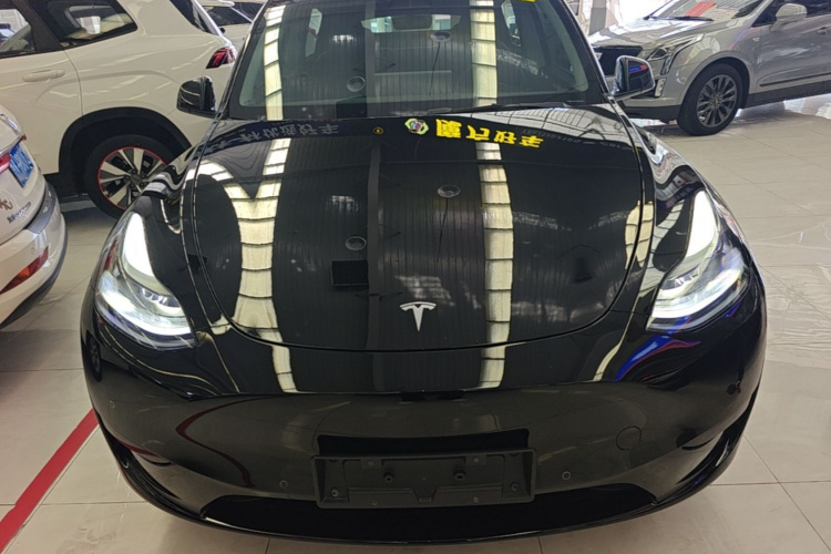 Tesla Model Y 2023 #3 Tesla Model Y 2023 immagine di auto #3