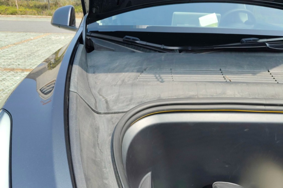 Tesla Model Y 2024 car image #11