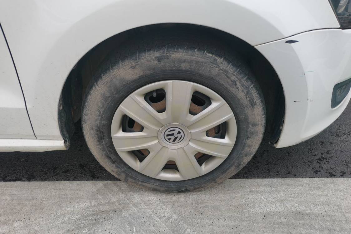 Volkswagen Polo 2013 car image #9