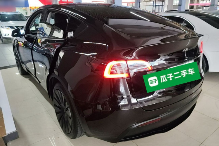 Tesla Model Y 2023 #7 Tesla Model Y 2023 immagine di auto #7