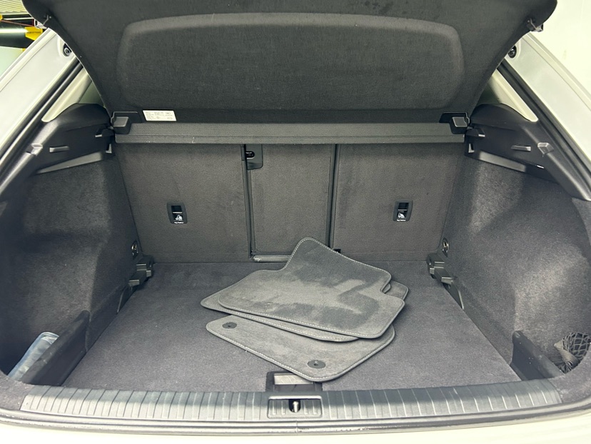 Audi Q3 2020 car image #11