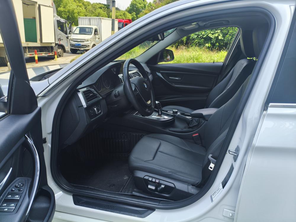 BMW 3 Series 2017 car image #8