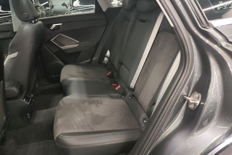 Audi Q3 2023 car image #17