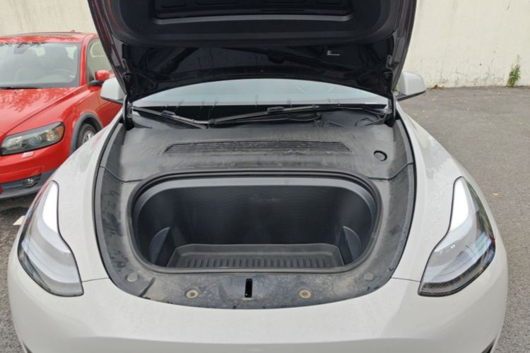 Tesla Model Y 2023 #20 Tesla Model Y 2023 car image #20