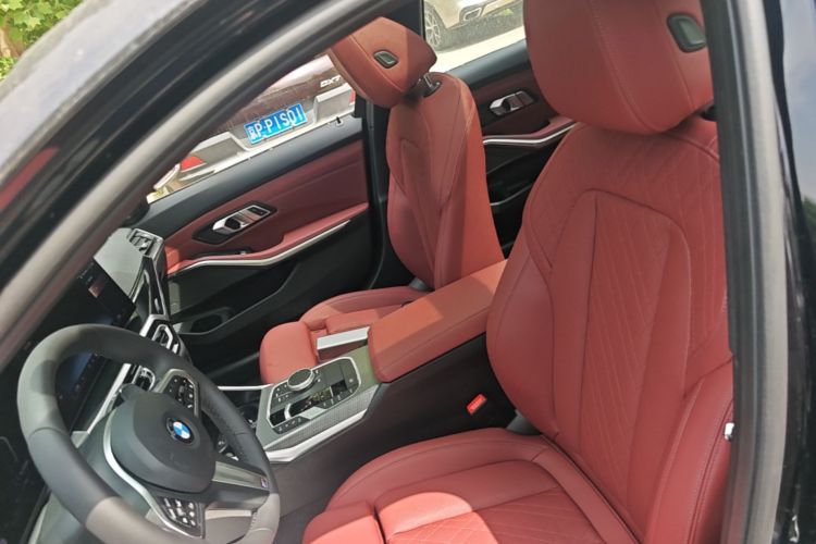 BMW 3 Series 2025 car image #17