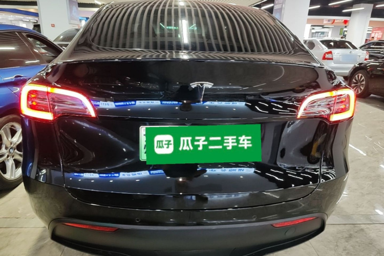 Tesla Model Y 2023 #6 Tesla Model Y 2023 car image #6