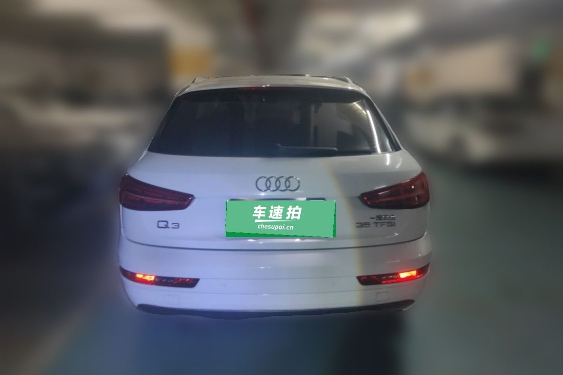 Audi Q3 2018 car image #6
