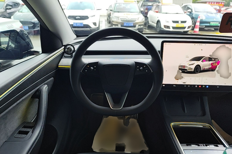 Tesla Model Y 2023 #11 Tesla Model Y 2023 car image #11