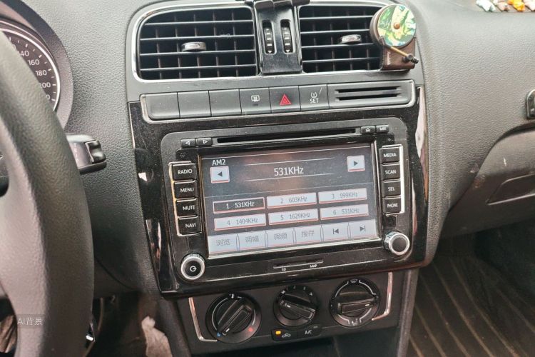 Volkswagen Polo 2015 #15 Volkswagen Polo 2015 car image #15