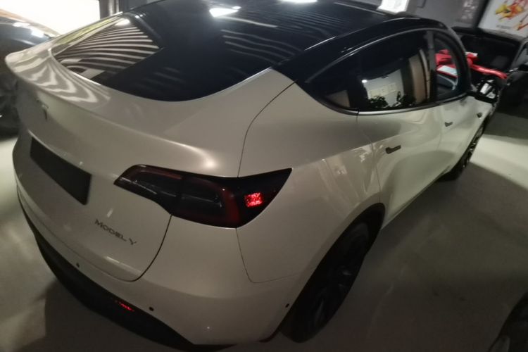 Tesla Model Y 2021 #7 Tesla Model Y 2021 car image #7