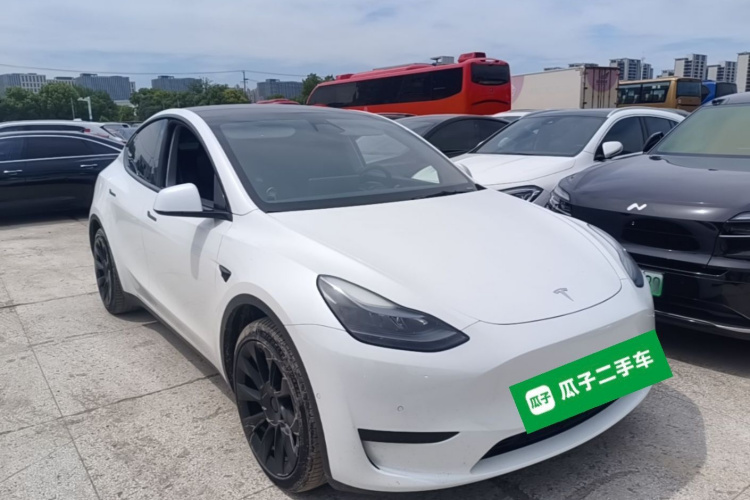 Tesla Model Y 2023 car image #4