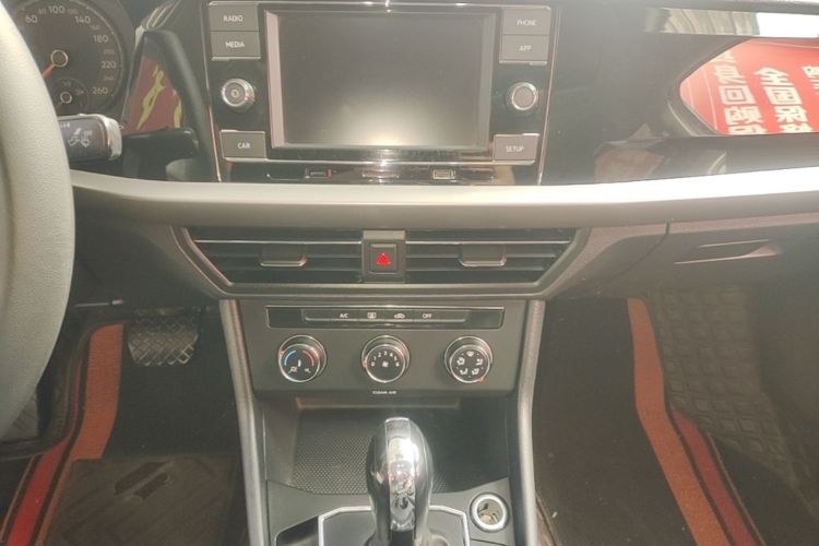 Volkswagen Lavida 2018 car image #13