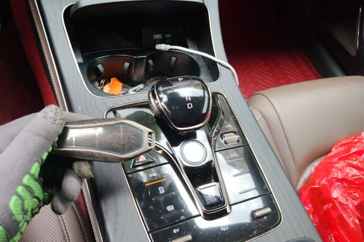 BYD Han 2023 car image #10