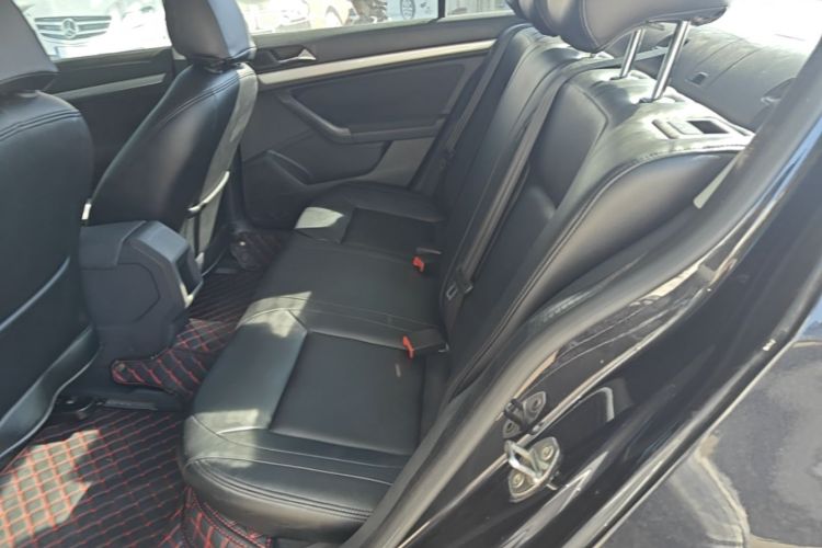Volkswagen Lavida 2015 car image #17