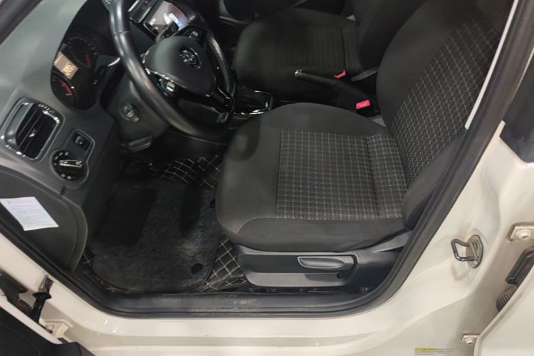 Volkswagen Polo 2018 #15 Volkswagen Polo 2018 car image #15