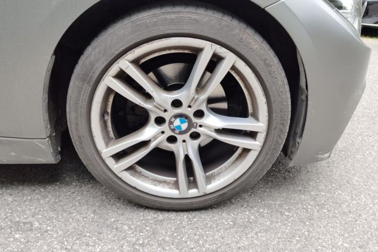BMW 3 Series 2018 car image #9