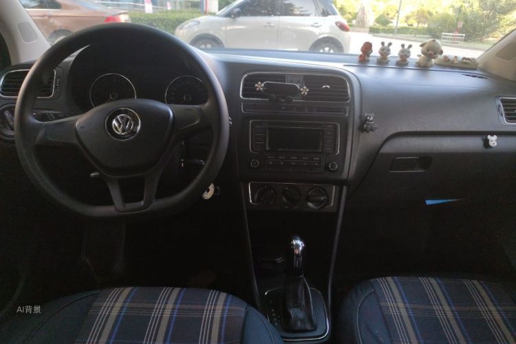 Volkswagen Polo 2016 car image #11