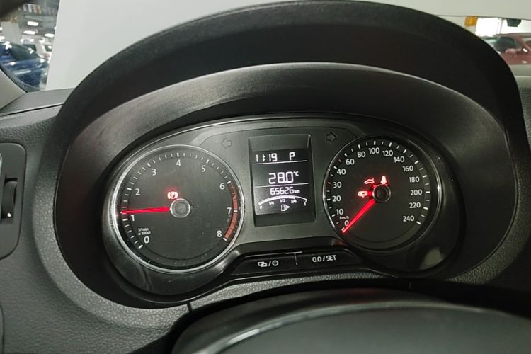 Volkswagen Polo 2017 car image #12