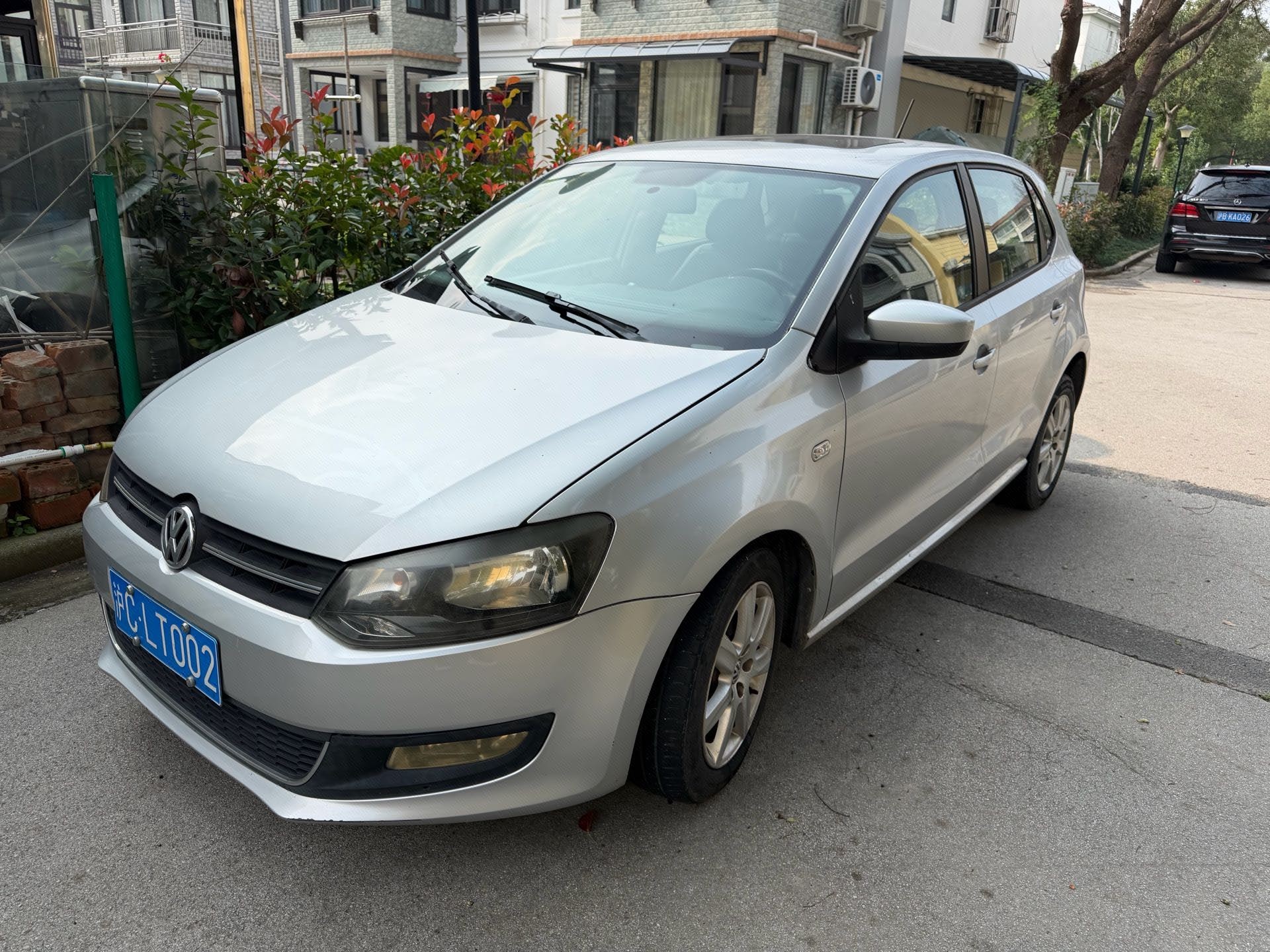 Volkswagen Polo 2012 car image 