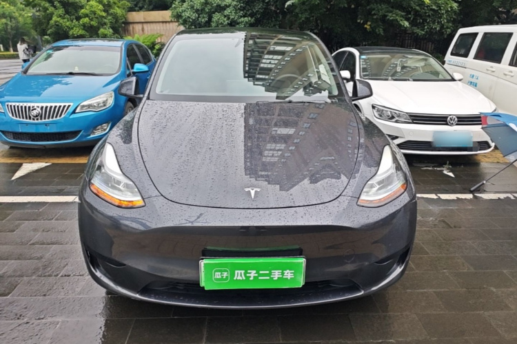 Tesla Model Y 2024 #3 Tesla Model Y 2024 car image #3