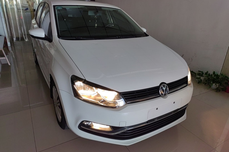 Volkswagen Polo 2019 car image #4