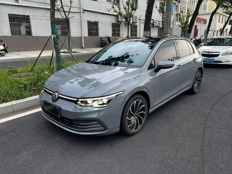 Volkswagen Golf 2022 صورة سيارة 