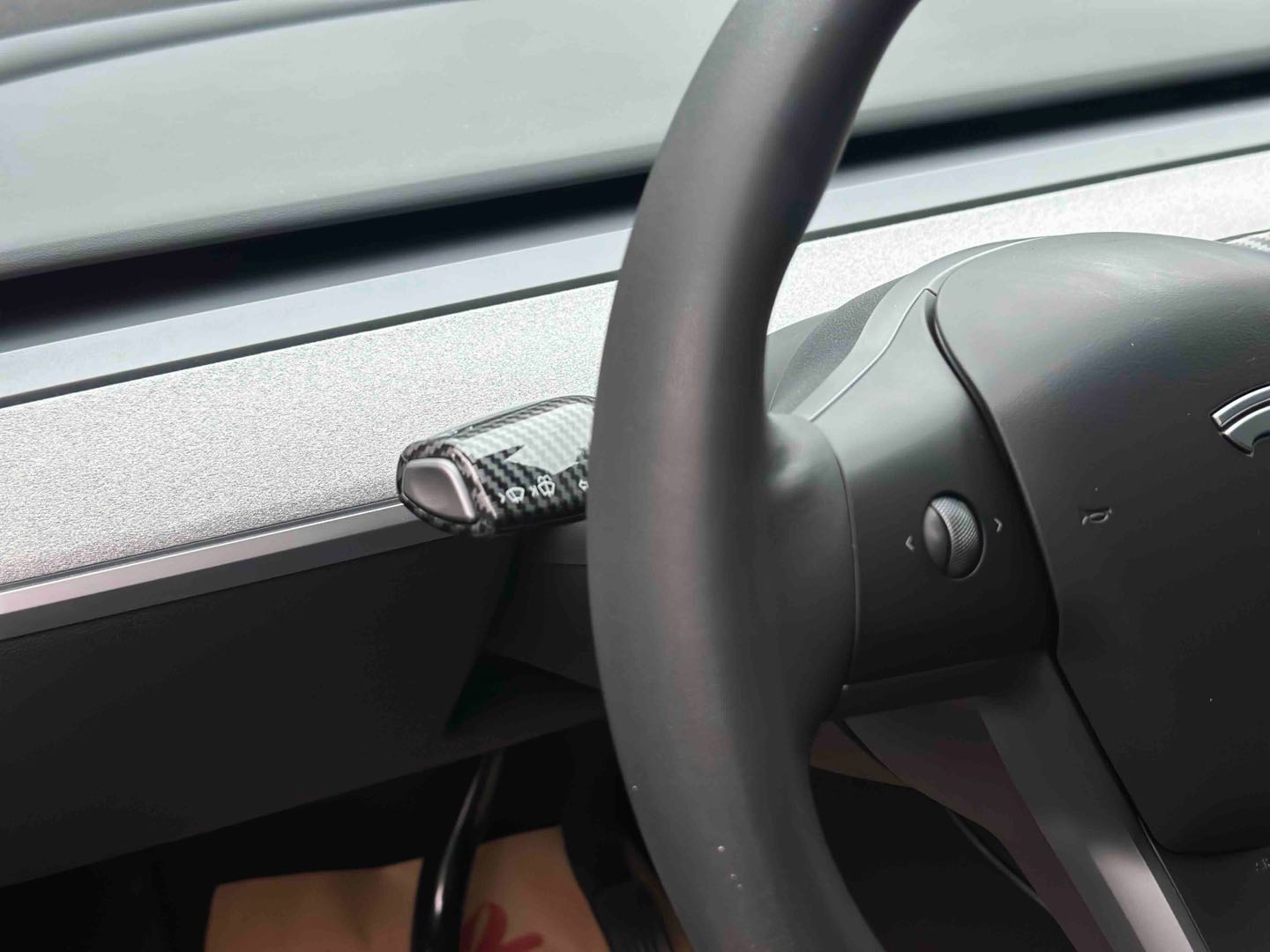 Tesla Model Y 2024 #7 Tesla Model Y 2024 car image #7