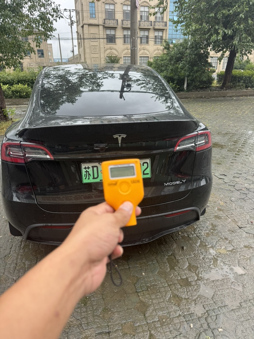 Tesla Model Y 2023 صورة سيارة #2