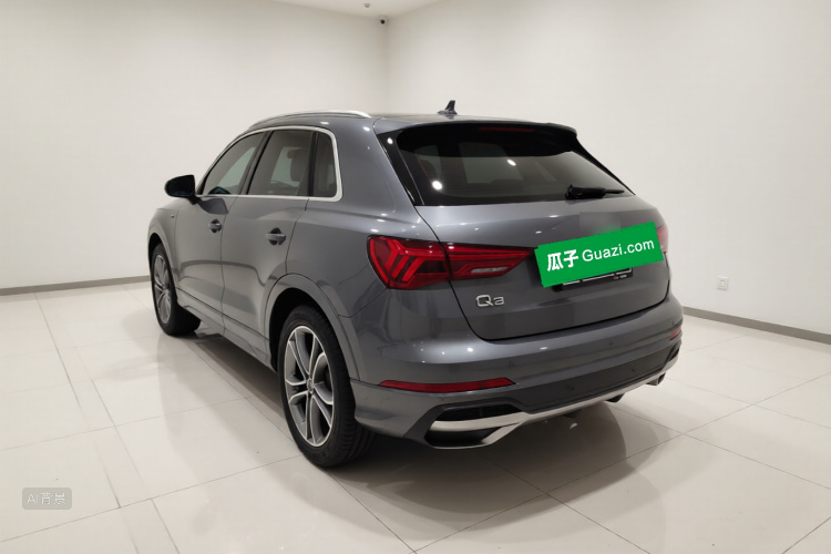 Audi Q3 2022 car image #5