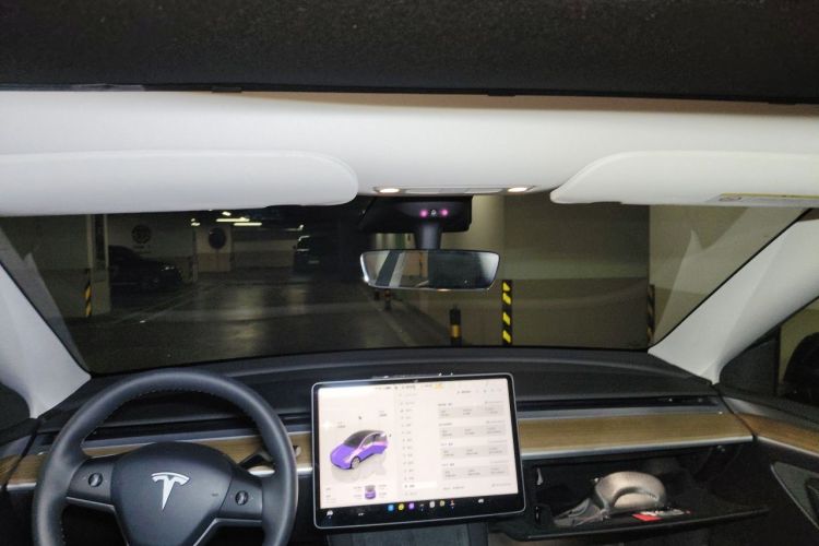 Tesla Model Y 2023 immagine di auto #16