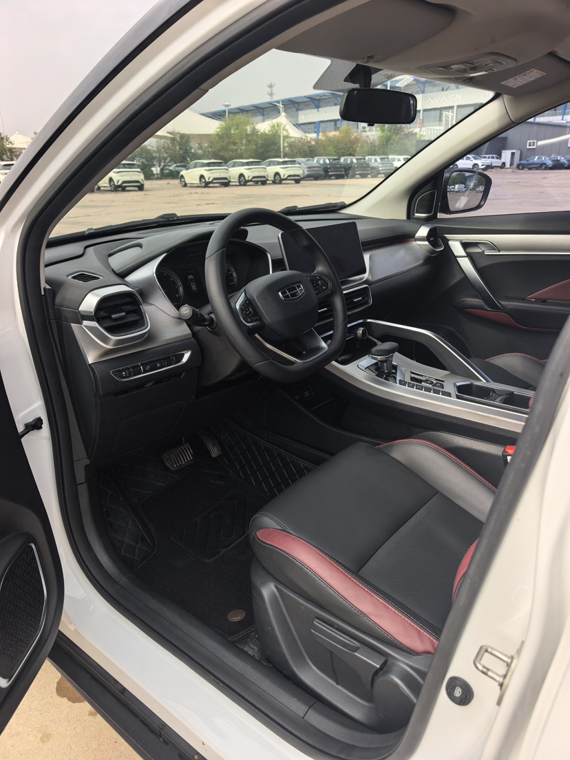 GEELY Coolray 2023 imagen de coche #4