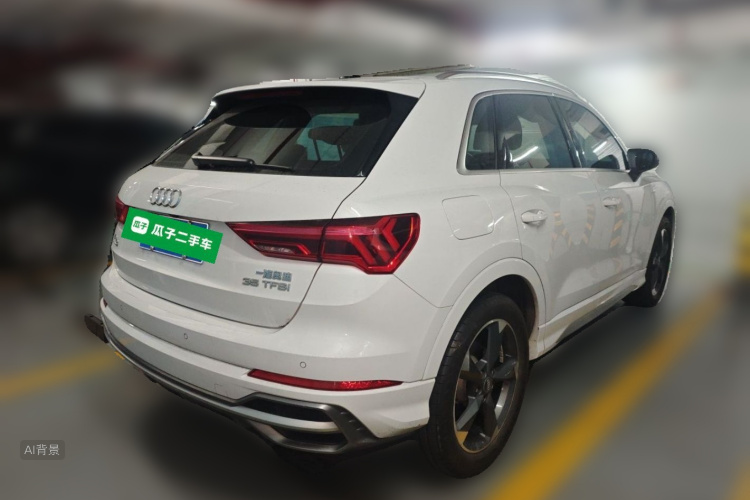 Audi Q3 2019 car image #7