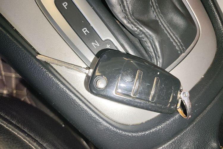 Audi Q3 2016 #9 Audi Q3 2016 car image #9