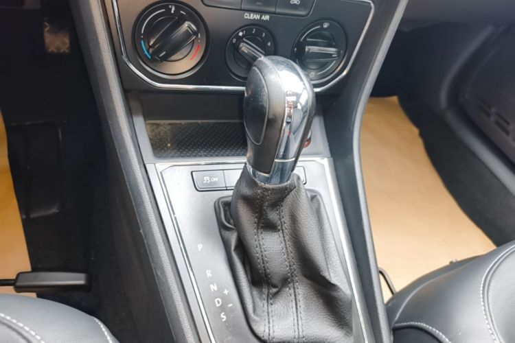 Volkswagen Lavida 2016 car image #14