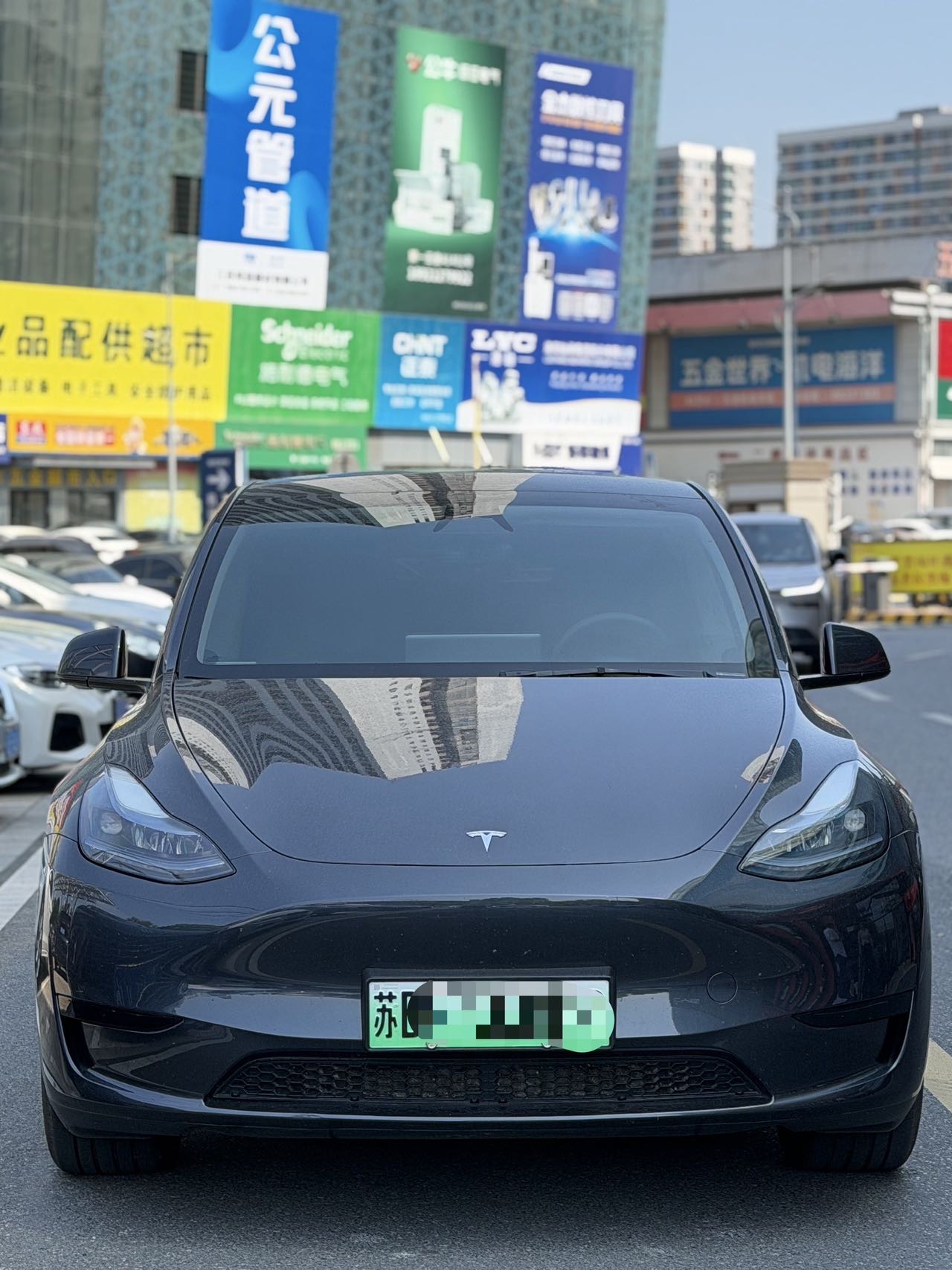 Tesla Model Y 2024 #2 Tesla Model Y 2024 car image #2