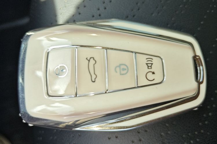 GEELY Emgrand 2021 #14 GEELY Emgrand 2021 car image #14