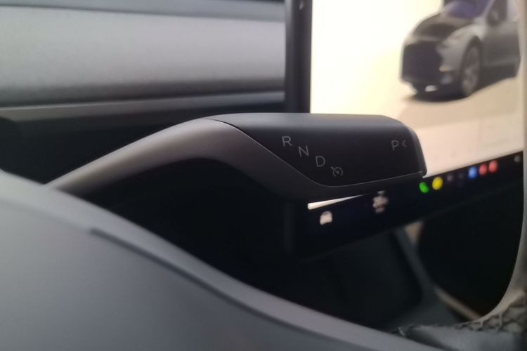 Tesla Model Y 2024 #14 Tesla Model Y 2024 immagine di auto #14