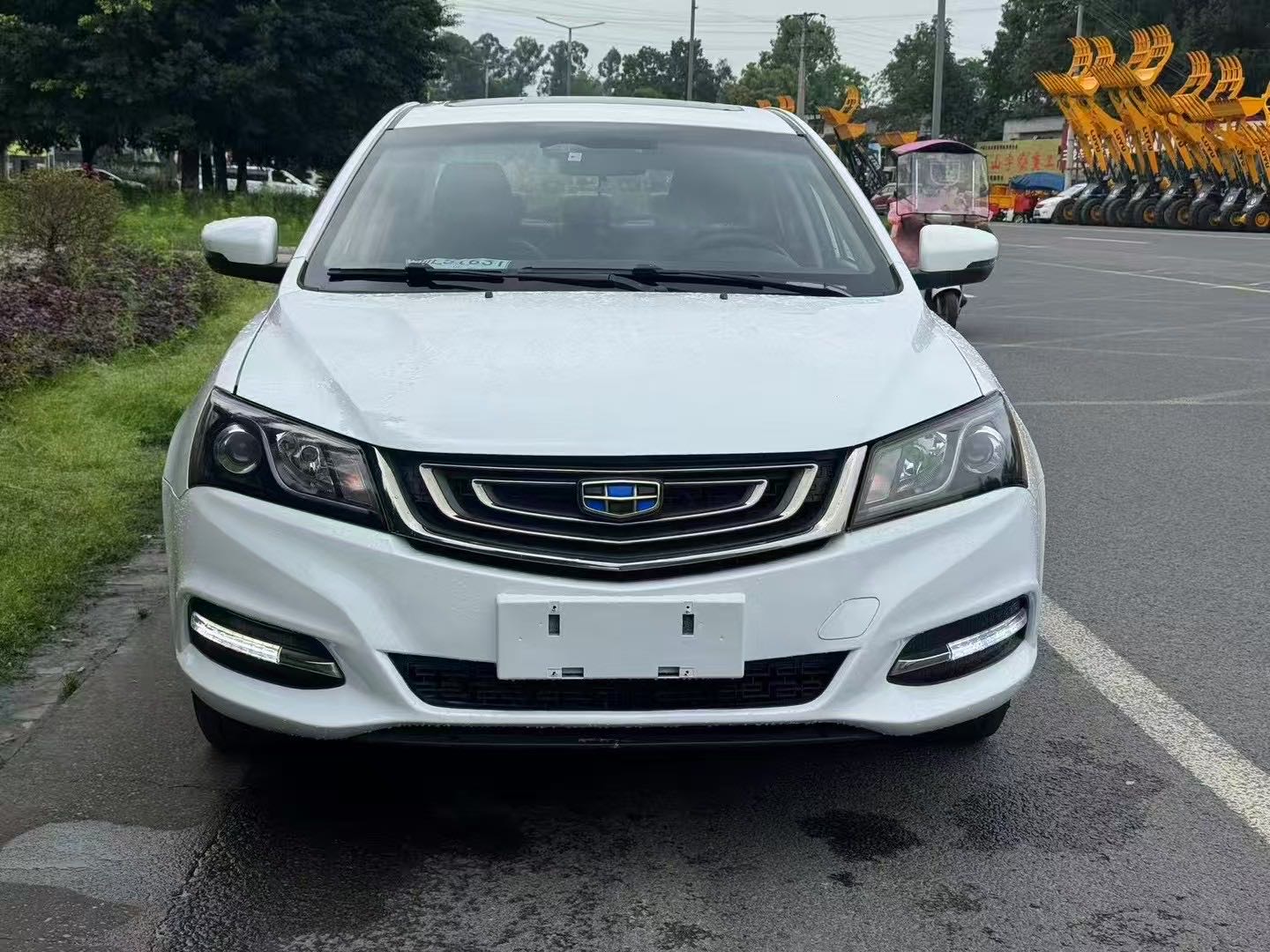 GEELY Emgrand 2018 صورة سيارة #3