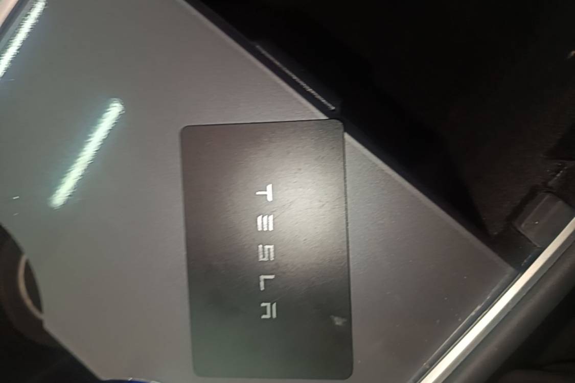 Tesla Model Y 2024 car image #21